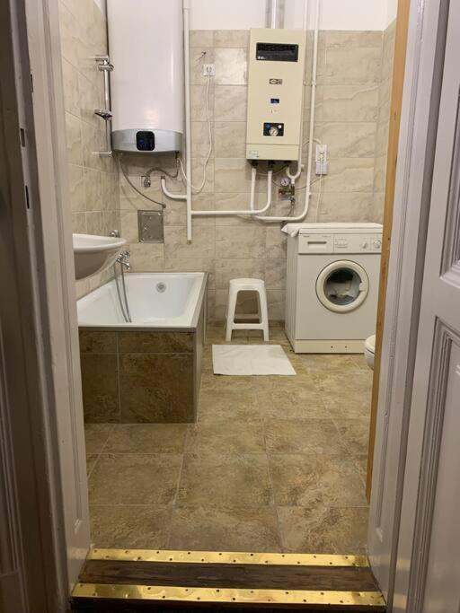 Location For One Person * Budapešť